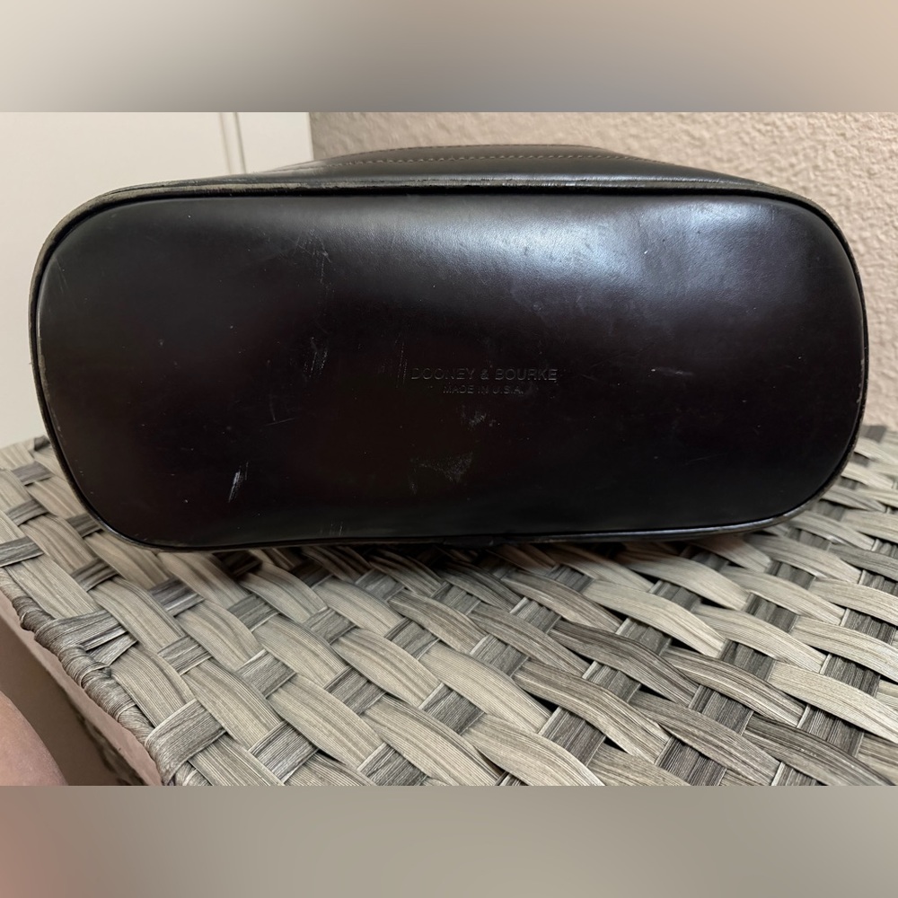 Dooney & Bourke Vintage Black Leather Satchel - Picture 14 of 16